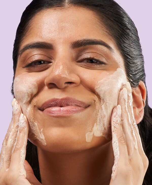 20425_age_reverse_3_in_1_clarifying_cleanser_4.jpg 20425_age_reverse_3_in_1_clarifying_cleanser_4.jpg